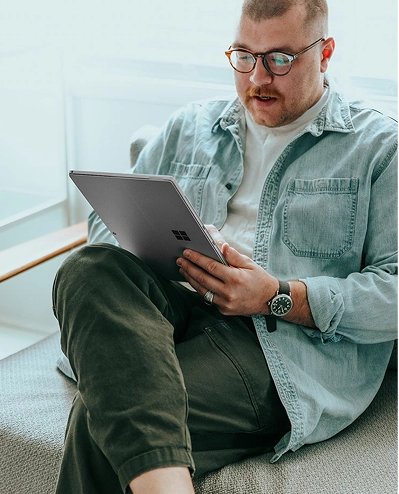 Profesionales usando la plataforma TFM